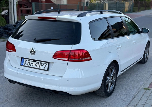 Volkswagen Passat cena 25900 przebieg: 330000, rok produkcji 2012 z Kielce małe 137